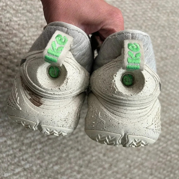 Nike Cosmic Unity DA6725-100 Men's Natural Gray Basketball Sneaker Shoes WH165 - Picture 8 of 14